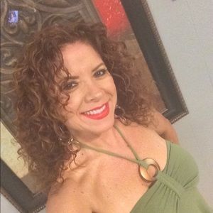 Meet your Posher, Connie